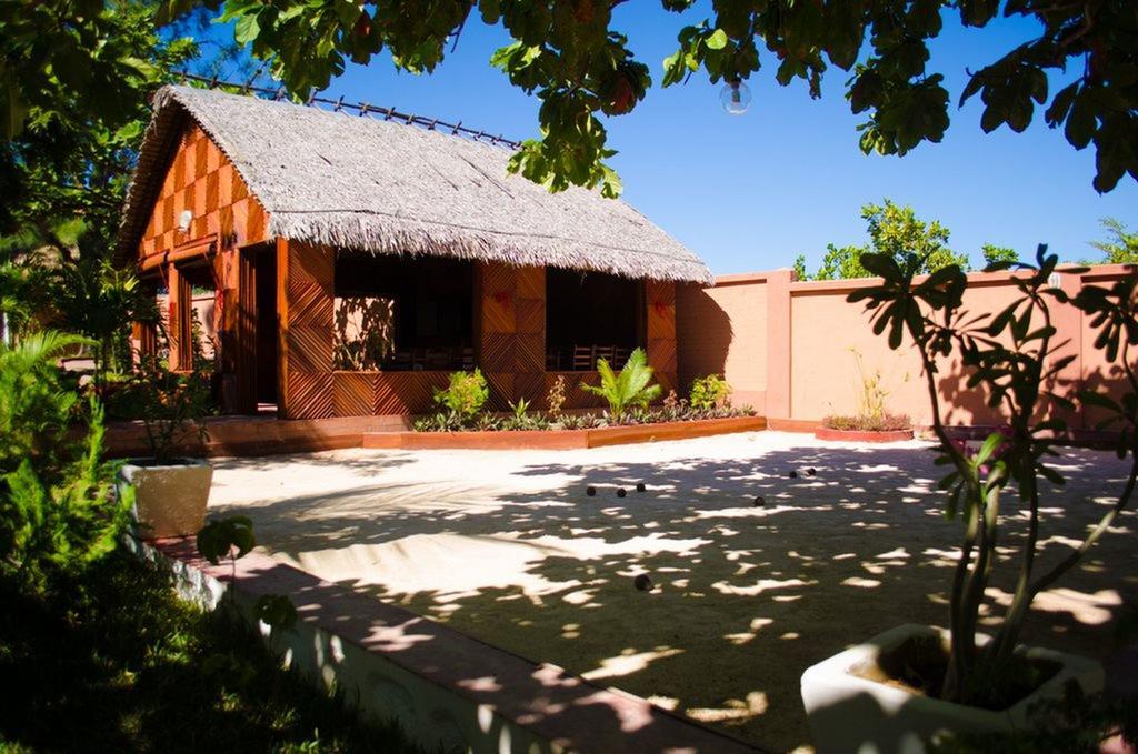Hotel Edena Kely Mahajanga Exterior foto