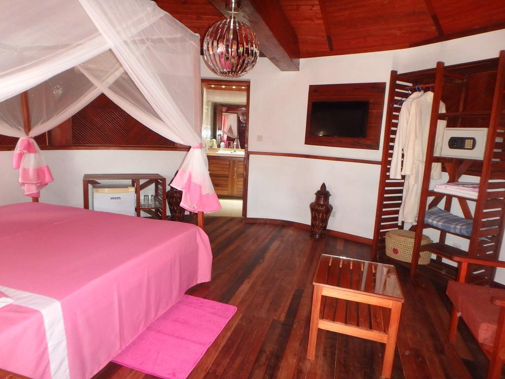 Hotel Edena Kely Mahajanga Exterior foto